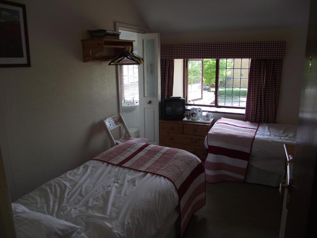 Horse & Groom Inn Milcombe Room photo