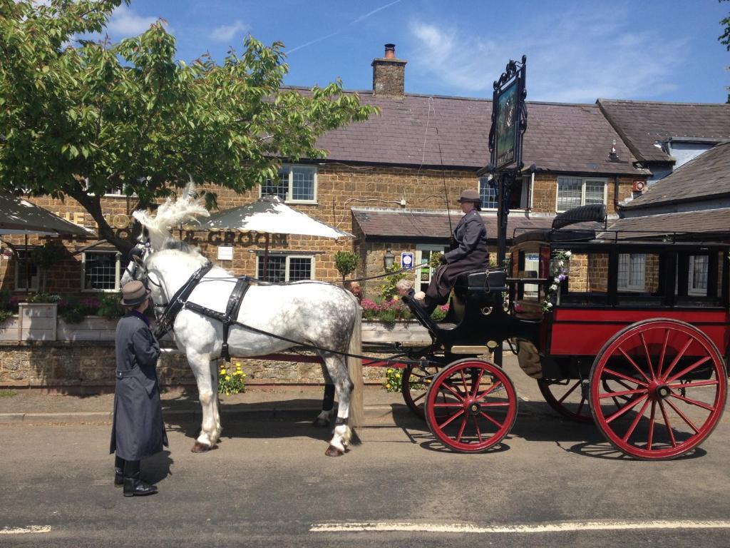 Horse & Groom Inn Milcombe Exterior photo